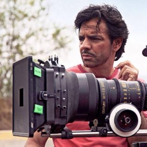Derbez también se ha destacado como realizador cinematográfico.  En días pasado recibió una Diosa de Plata por su trabajo como "Mejor Director" en la cinta "No se Aceptan Devoluciones".
